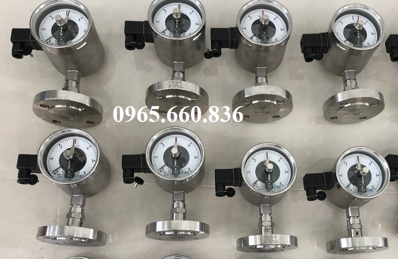 đồng hồ đo áp suất lắp bích