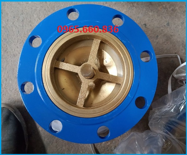 van một chiều l&ograve; xo 3