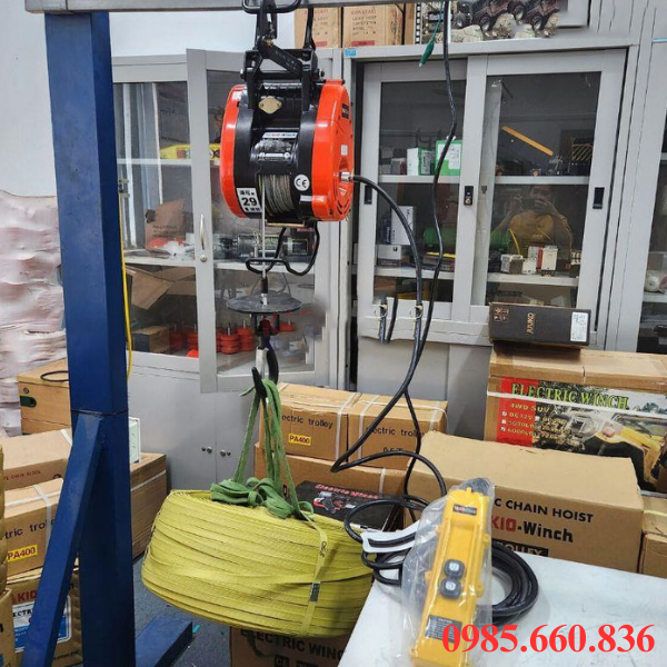 M&aacute;y tời điện treo mini